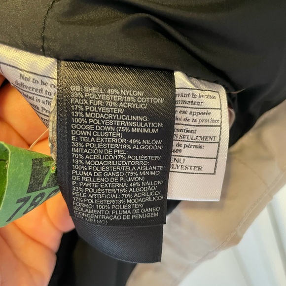 Women’s North Face Parka - XS - Picture 4 of 5